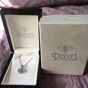 Riddle’s Diamond necklace